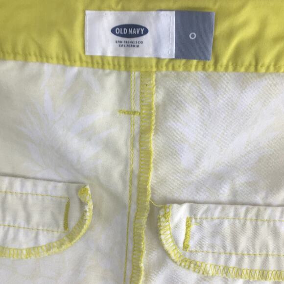 Old Navy Yellow White Pineapple Print Shorts Women's Size 0 - Picture 8 of 15